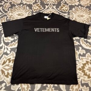 Vetements oversized crystal-embellished cotton-jersey T-shirt in black Size Larg